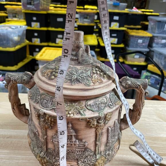 Vintage VTG Large Castle Style Ceramic Cookie Jar Small Chip Inside Lid - Picture 10 of 10